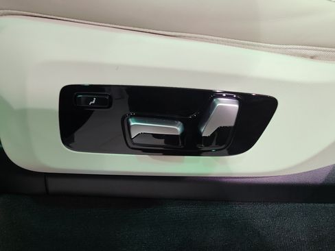 New 2027 BMW X7 M60i AWD/4WD image 15