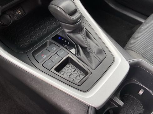 Used 2024 Toyota RAV4 LE image 39