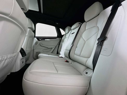 New 2026 Porsche Macan image 24
