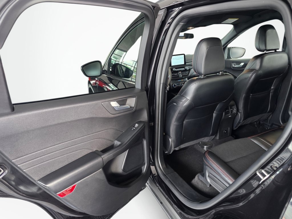 Used 2025 Ford Escape ST-Line Select AWD/4WD image 33