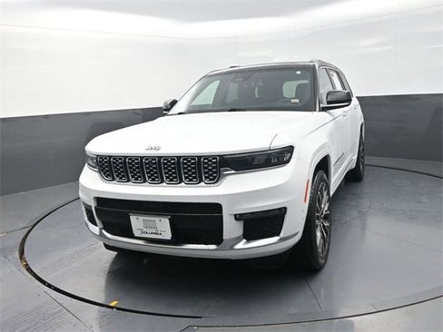 Used 2023 Jeep Grand Cherokee L Summit image 3