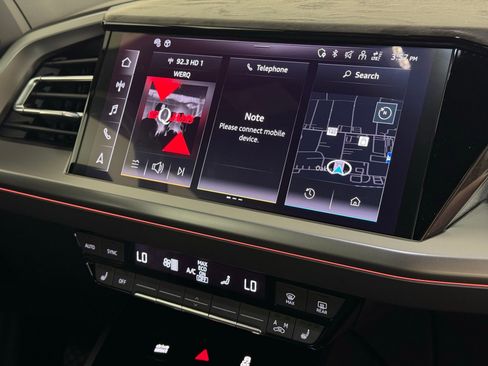 Used 2024 Audi Q4 e-tron Prestige image 16