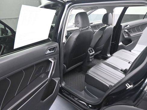 Used 2023 Volkswagen Tiguan SE w/ Panoramic Sunroof Package AWD/4WD image 41