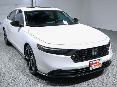 Used 2023 Honda Accord Sport image 5