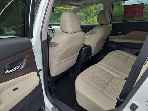 Certified 2024 Nissan Murano Platinum w/ Cargo Package image 28