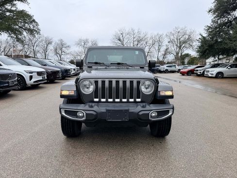 Used 2018 Jeep Wrangler Unlimited Sahara image 8