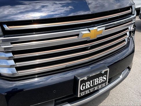Used 2023 Chevrolet Tahoe High Country w/ Premium Package AWD/4WD image 40
