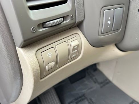 Used 2014 Kia Sedona EX w/ Navigation Package image 17