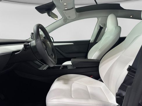 Used 2025 Tesla Model Y Long Range RWD image 15
