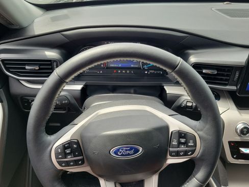 Certified 2023 Ford Explorer XLT w/ Equipment Group 202A RWD image 24