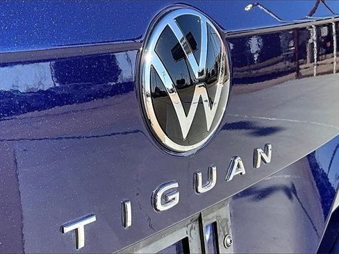 Used 2023 Volkswagen Tiguan SE image 34