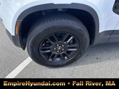 Used 2025 Land Rover Defender 110 S image 11