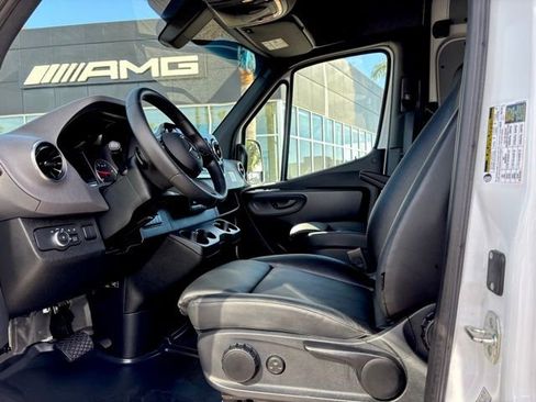 Used 2025 Mercedes-Benz Sprinter 3500 image 14