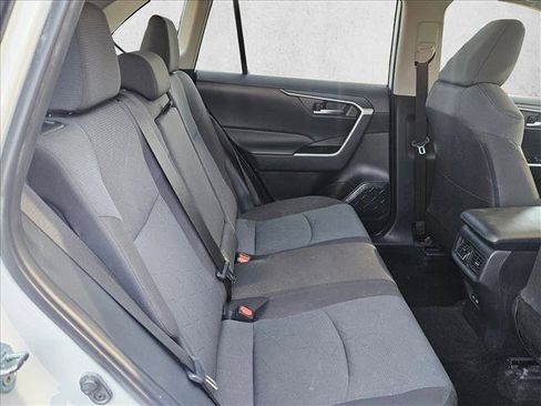 Used 2025 Toyota RAV4 XLE FWD image 16