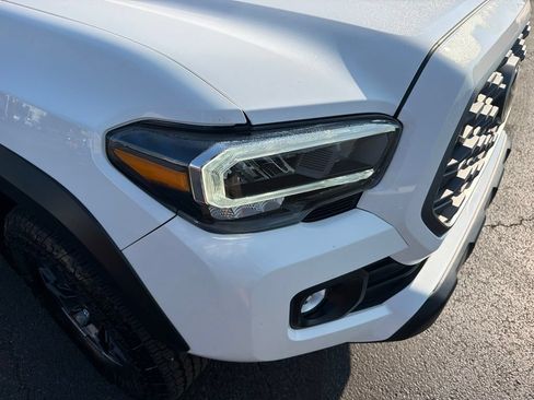 Used 2023 Toyota Tacoma TRD Off-Road AWD/4WD image 15