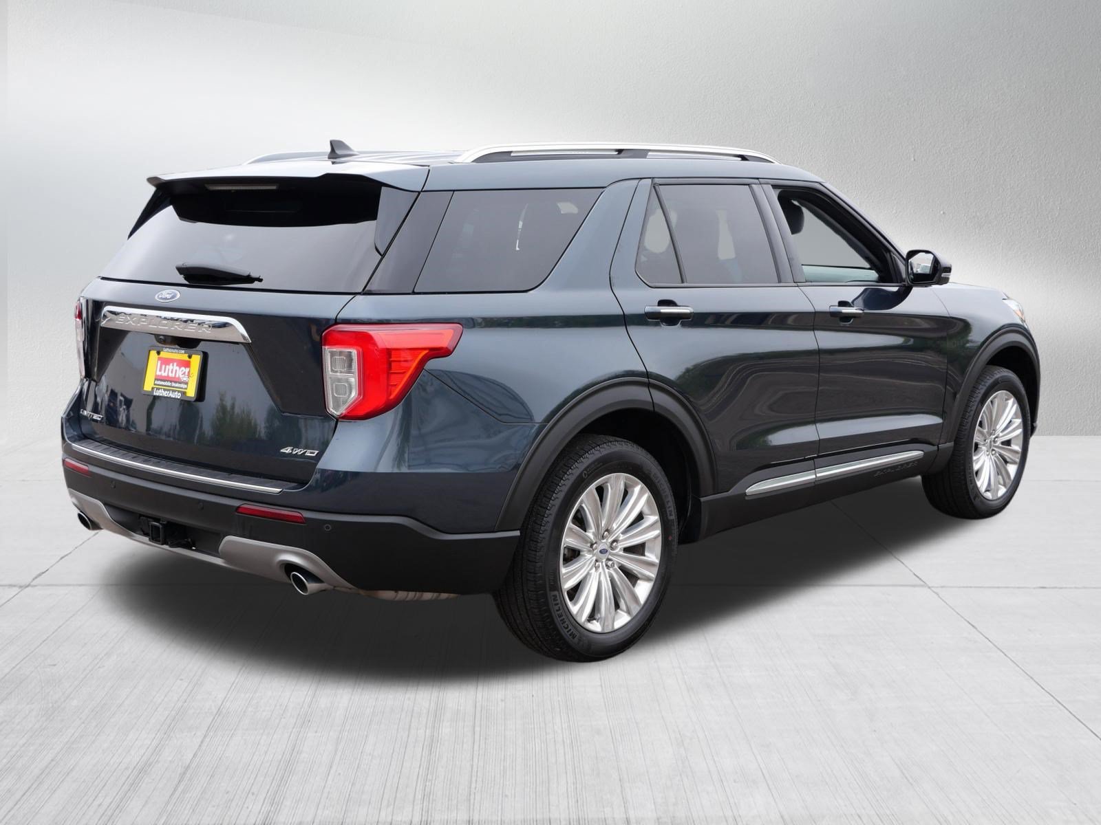 Used 2023 Ford Explorer Limited w/ Limited Technology Package AWD/4WD image 7