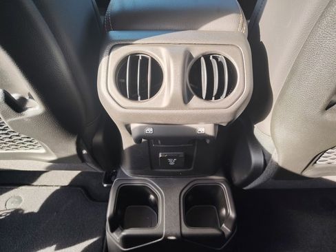 New 2025 Jeep Gladiator Sport w/ Premium Package image 30