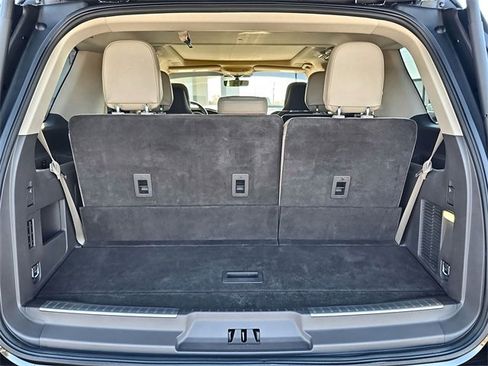 Used 2022 Lincoln Navigator Reserve image 16