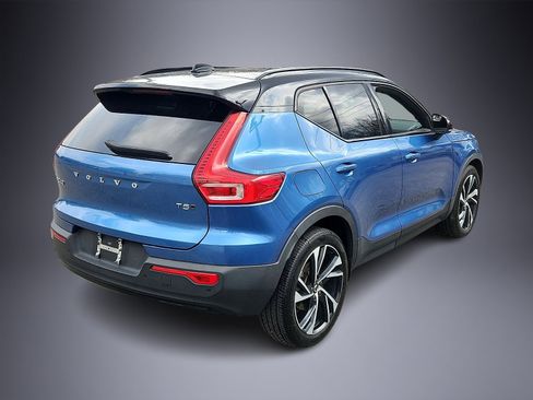Used 2021 Volvo XC40 T5 R-Design w/ Climate Package AWD/4WD image 6