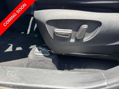 Used 2021 Toyota Highlander L FWD image 23