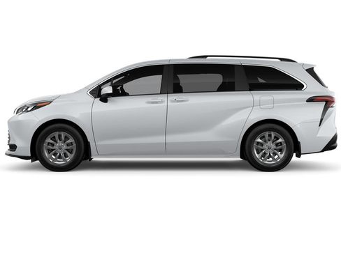 New 2026 Toyota Sienna LE image 47