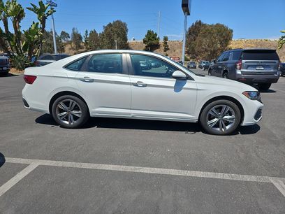 Used 2023 Volkswagen Jetta SE w/ Panoramic Sunroof Package