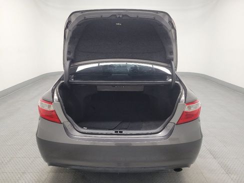 Used 2016 Toyota Camry SE w/ Moonroof Package image 29