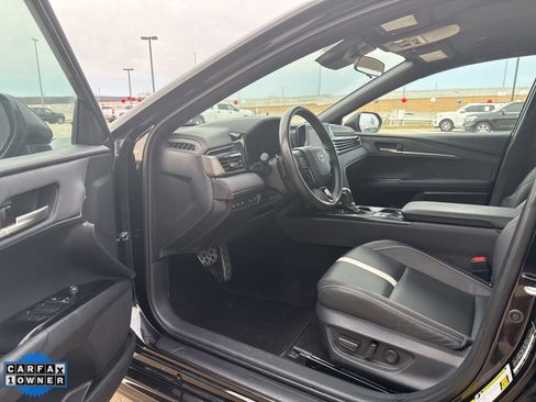 Used 2025 Toyota Camry SE image 12