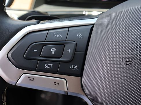 Certified 2024 Volkswagen Atlas SE FWD image 23