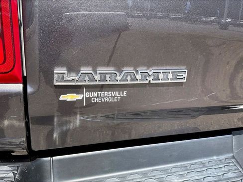 Used 2023 RAM 1500 Laramie AWD/4WD image 7