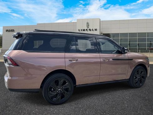 New 2026 Lincoln Navigator Black Label AWD/4WD image 3