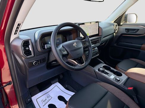 Used 2026 Ford Bronco Sport Outer Banks w/ Outer Banks Tech Package+ AWD/4WD image 9