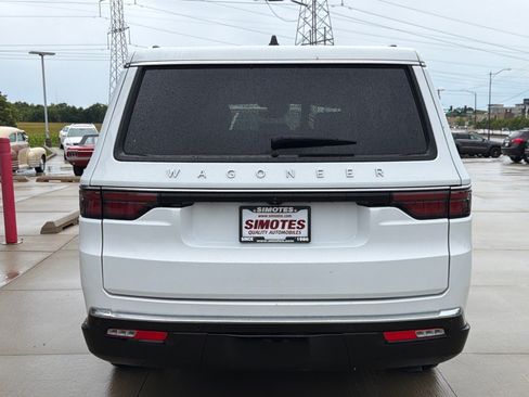 Used 2025 Jeep Wagoneer L Series II w/ 8-pass Seating Package AWD/4WD image 6