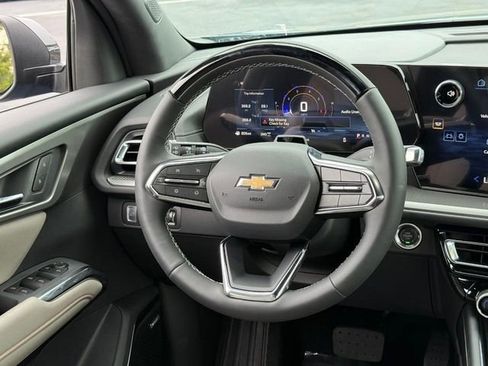 New 2026 Chevrolet Traverse LT w/ Enhanced Driving Package AWD/4WD image 9