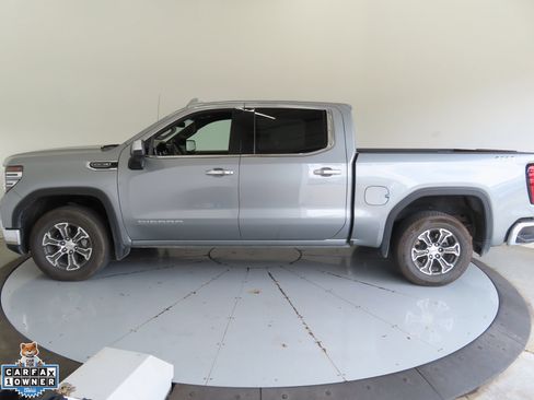 Used 2025 GMC Sierra 1500 SLT AWD/4WD image 7