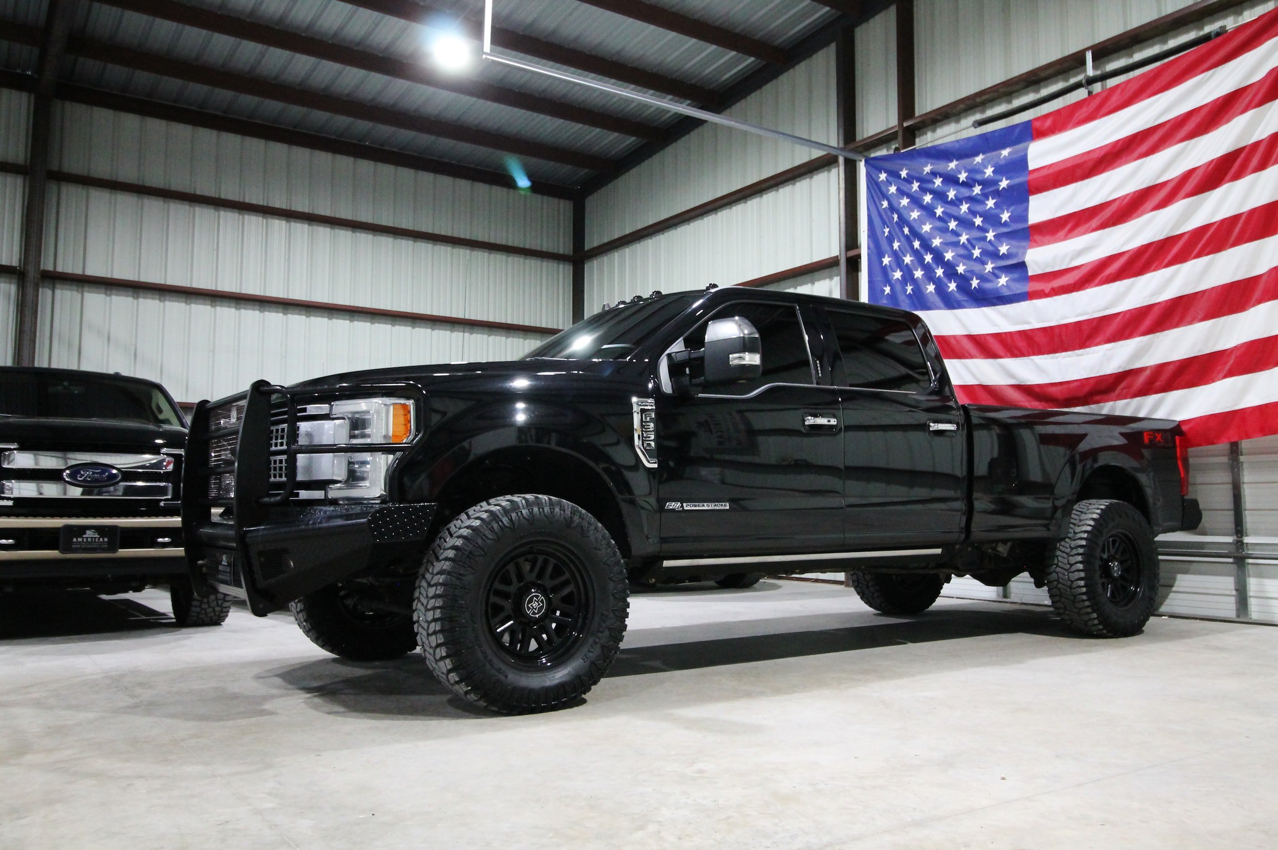 Used 2019 Ford F350 Platinum w/ Platinum Ultimate Package AWD/4WD image 1