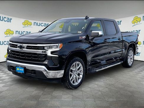 Used 2022 Chevrolet Silverado 1500 LT w/ Z71 Off-Road Package image 3