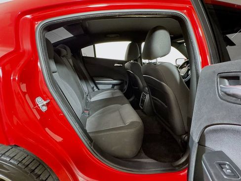 Used 2018 Dodge Charger SXT RWD image 23