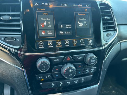 Used 2020 Jeep Grand Cherokee Limited AWD/4WD image 17