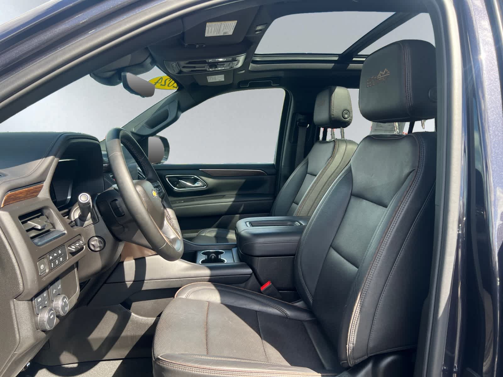 Used 2024 Chevrolet Tahoe High Country AWD/4WD image 11