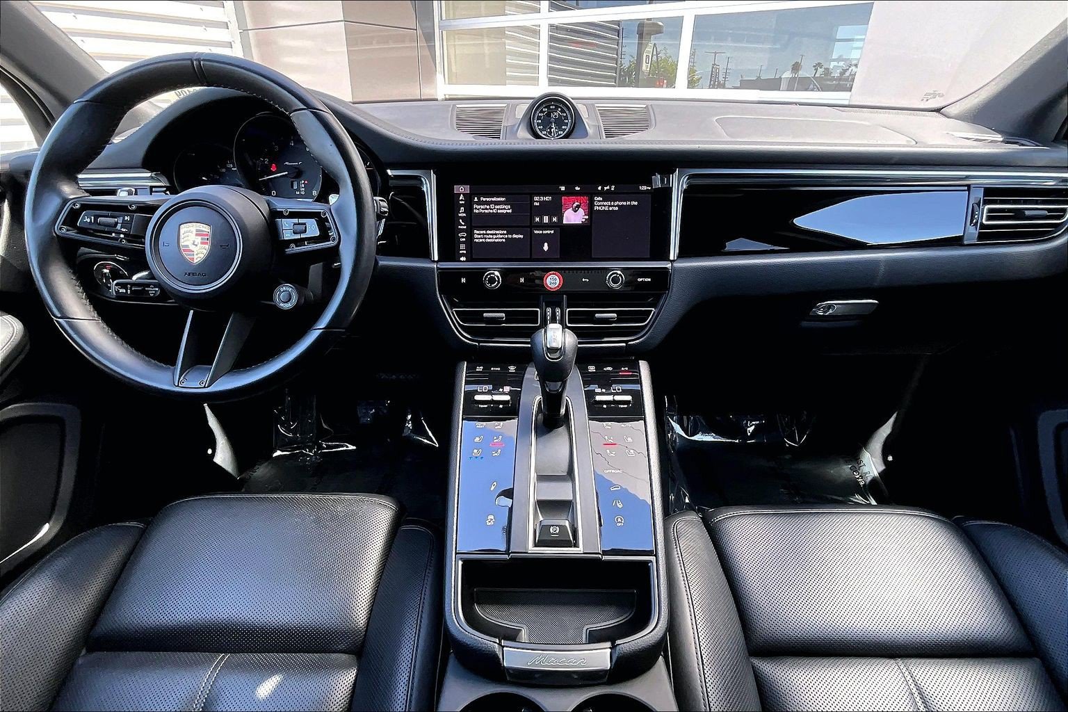 Used 2024 Porsche Macan Turbo AWD/4WD image 15
