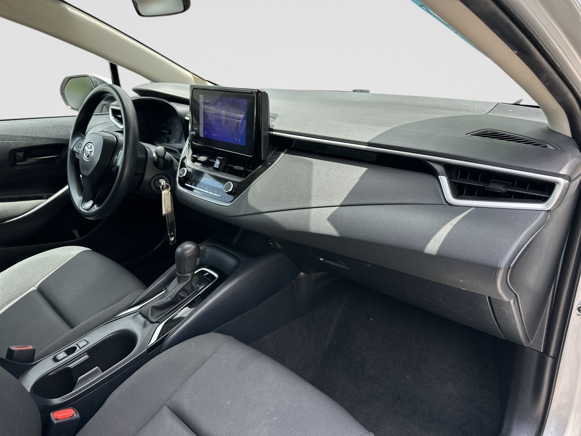 Used 2023 Toyota Corolla LE FWD image 28