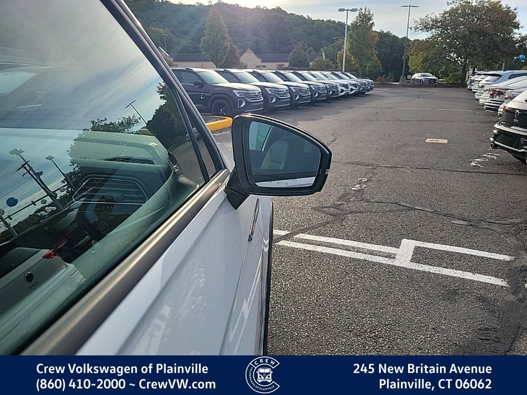 Certified 2022 Volkswagen Tiguan SE R-Line AWD/4WD image 35