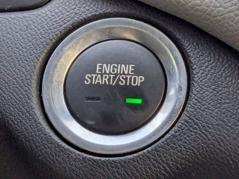 Used 2023 Chevrolet Equinox LS w/ LS Convenience Package image 28