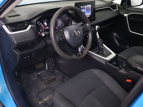 Used 2021 Toyota RAV4 LE FWD image 18