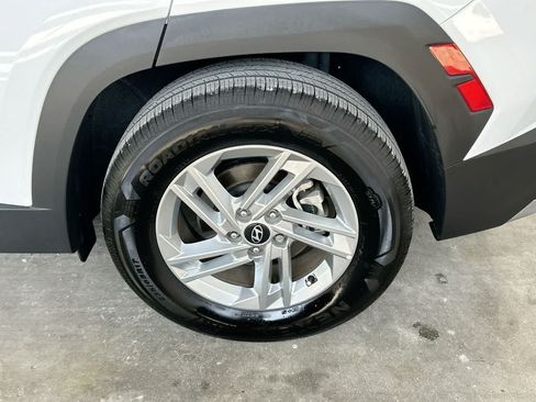 Used 2025 Hyundai Tucson SE FWD image 11