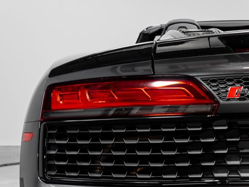 Used 2022 Audi R8 V10 performance image 38