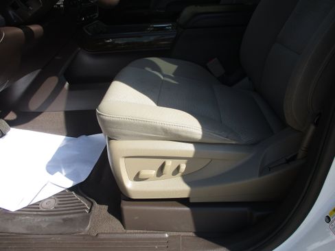 Used 2018 Chevrolet Silverado 1500 LT w/ Texas Edition image 5