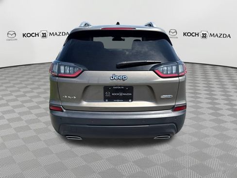 Used 2020 Jeep Cherokee Latitude Plus w/ Cold Weather Group AWD/4WD image 6