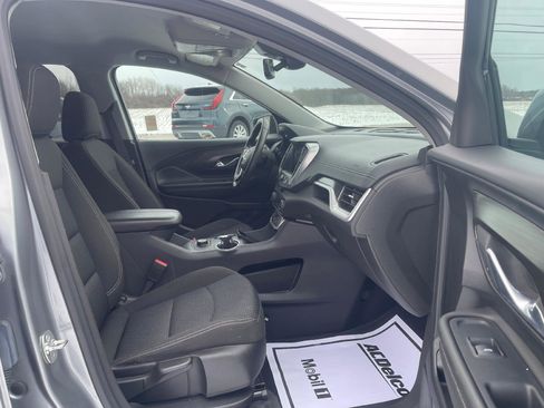 Used 2024 GMC Terrain SLE image 9
